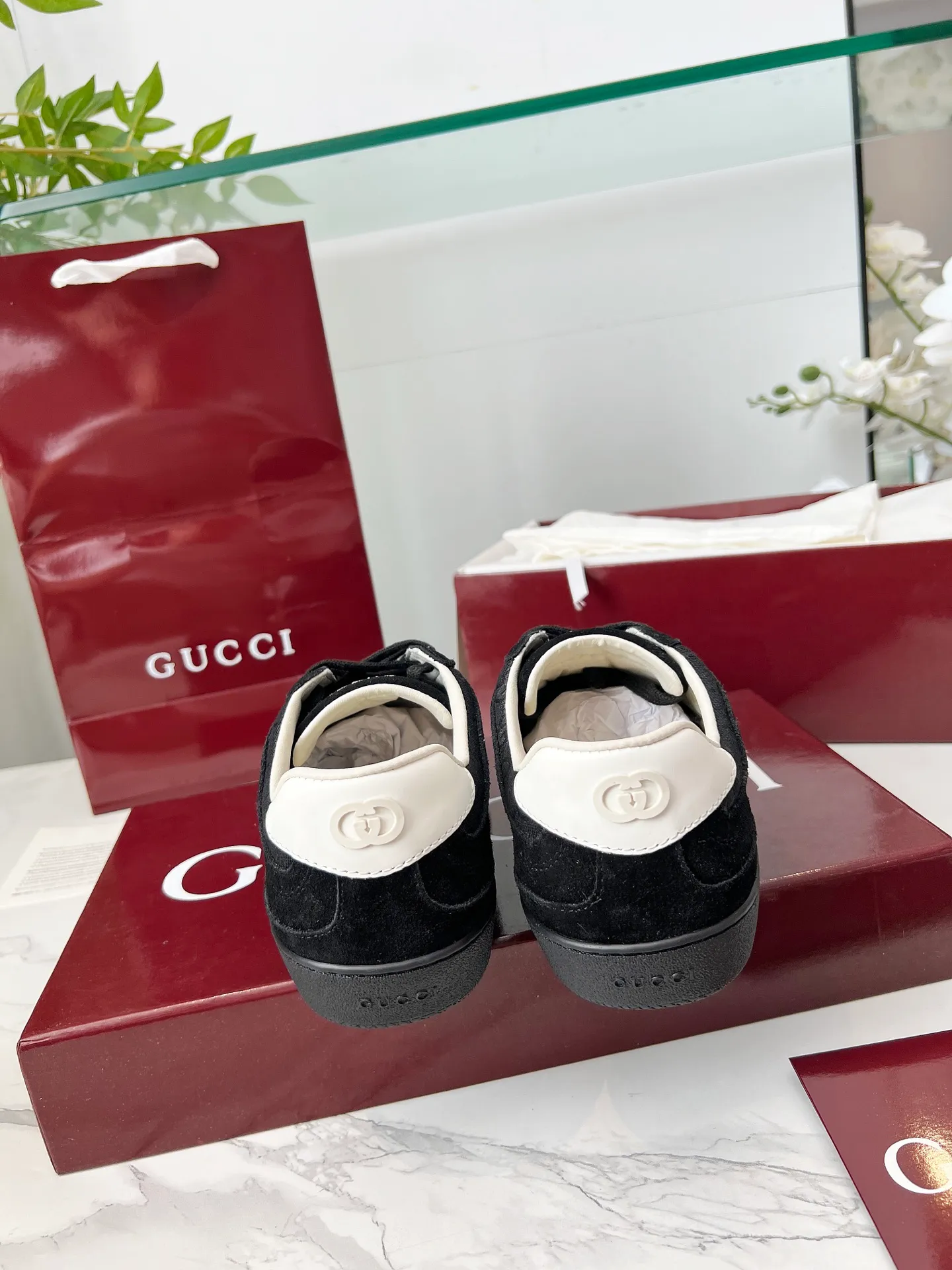 👟👟Ex-factory price 520👟👟 High version GUCCI's latest moral training shoes🔥🔥Double G leather with three-dimensional Gucci letters. The 3D effect creates a free flowing texture of the entire shoe, smooth line design. Light, comfortable and breathable, women's size 35-40, men's size 39-45